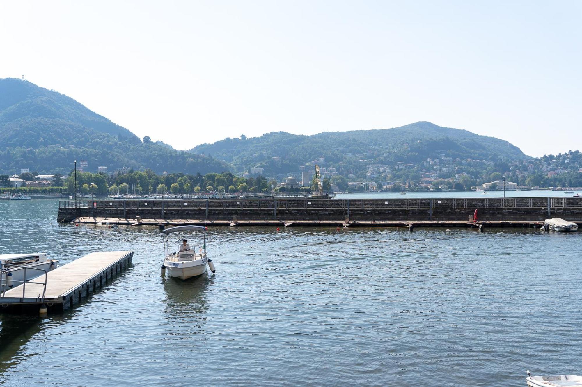 Appartamento Esclusivo Fronte Lago, In Centro A Como Con Garage Exteriér fotografie